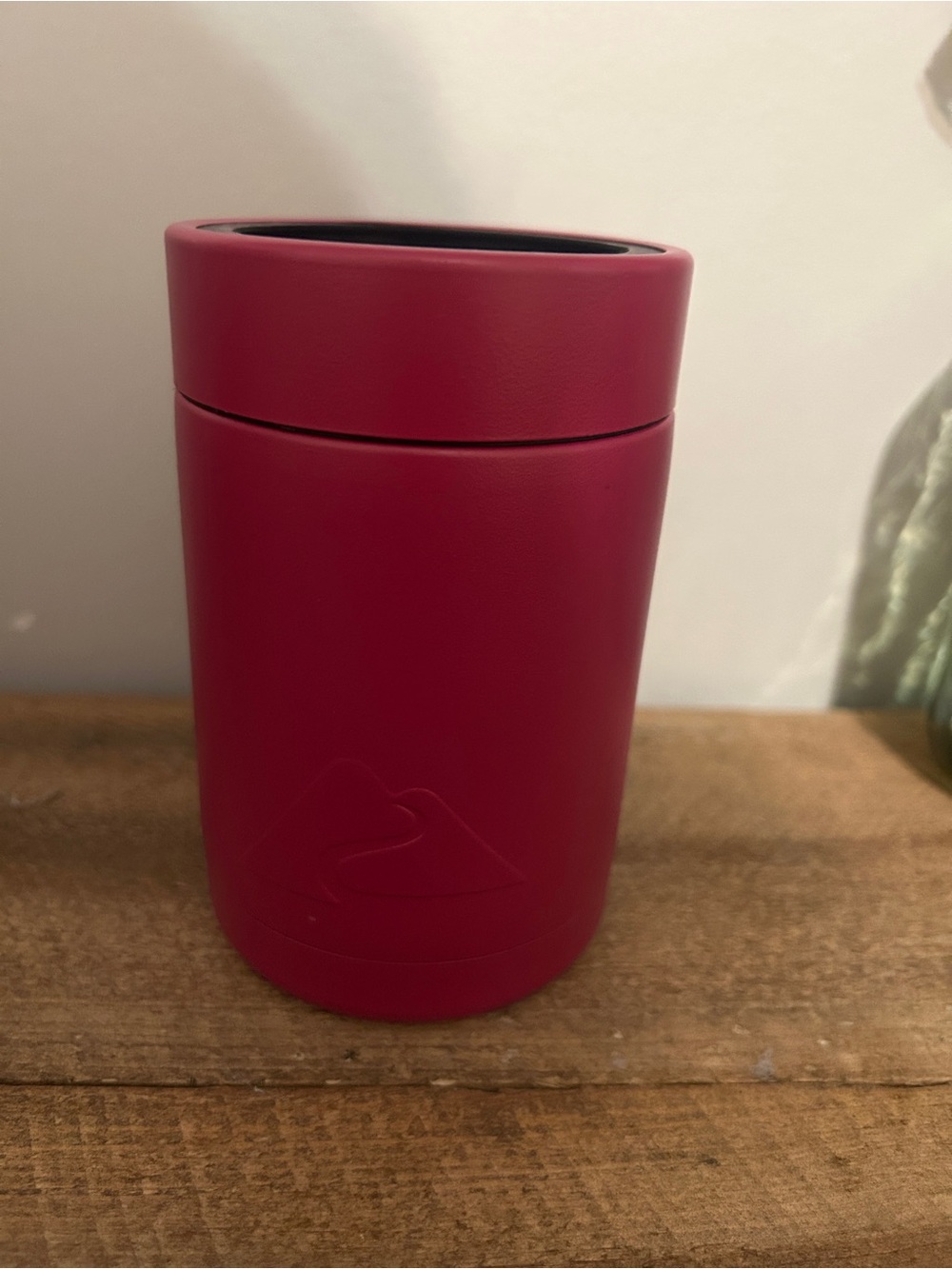 Ozark Trail Berry-Red Travel Can Cooler
